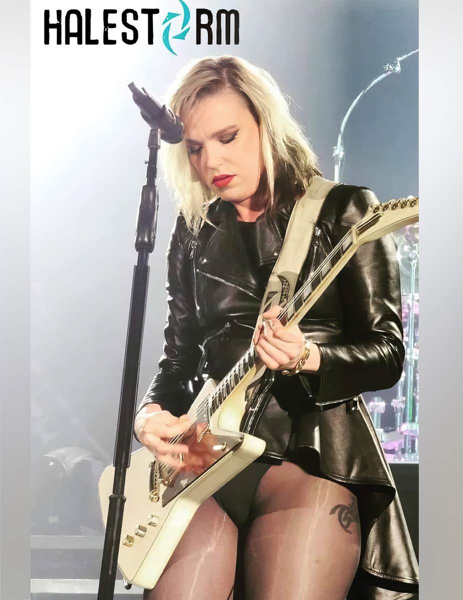 chaz hendrix add lzzy hale nude photo